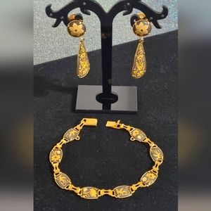 Vintage Damasquinado Teardrop Clip On Dangle Earrings & Matching Bracelet Set